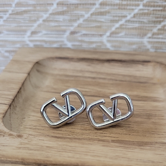 Silver Designer Logo Cufflinks - Picture 1 of 2